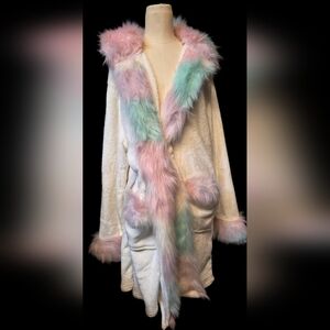Elegant Pastel Faux Fur Trim Robe